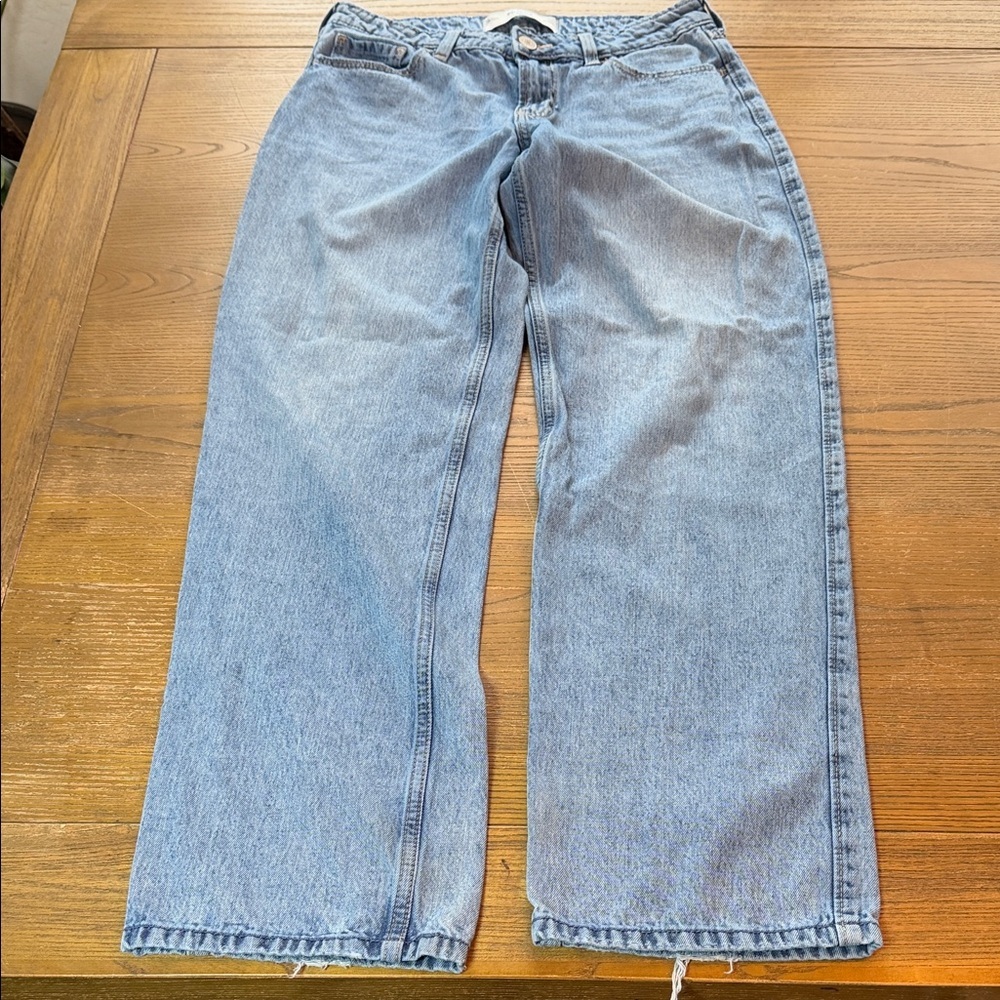 Hollister Light Blue Straight Leg Jeans - Picture 4 of 4